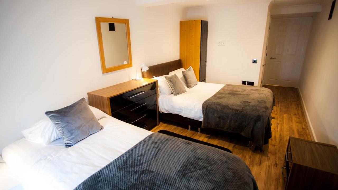 Albion Guest House & Apartments Pembroke Dock Exterior photo